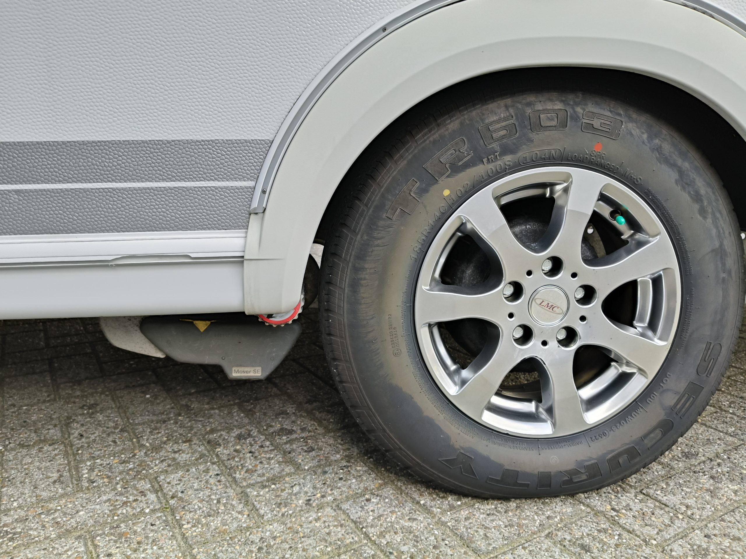 LMC PASSION 470 E Lengtebedden