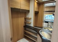 LMC PASSION 470 E Lengtebedden