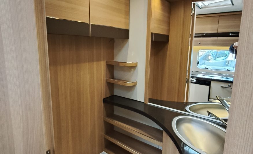 LMC PASSION 470 E Lengtebedden