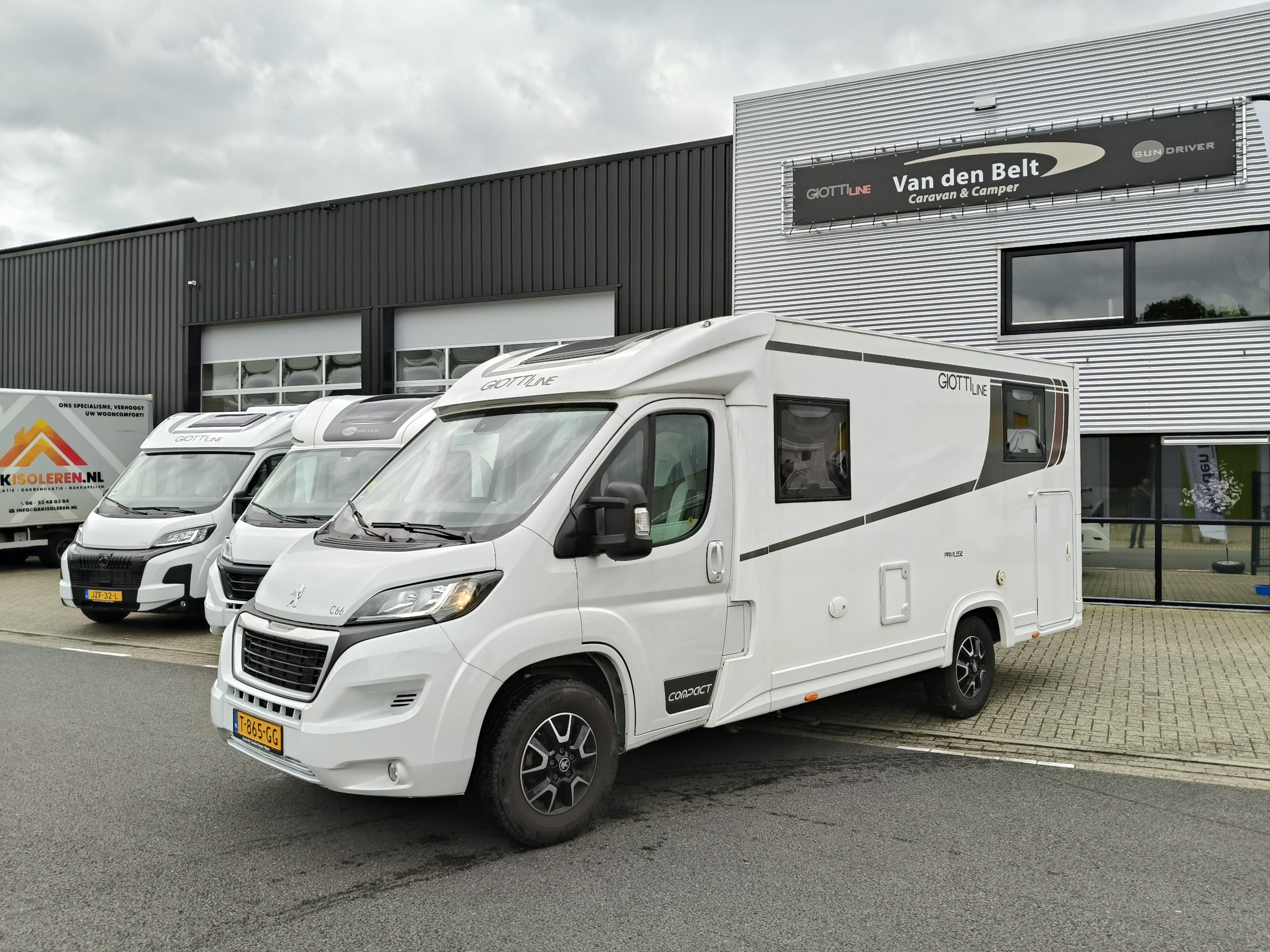 GiottiLine Compact C66 Privilege Lengtebedden slechts 660 cm lang 210 cm breed!