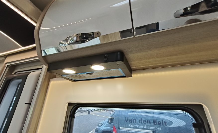 Sun Driver T690 Premium Lengte bedden en hefbed 5 pers. Automaat