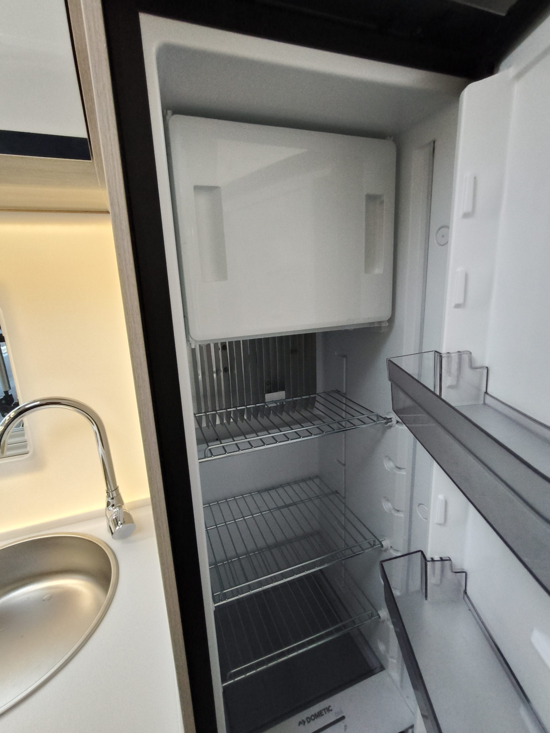 Sun Driver T690 Premium Lengte bedden en hefbed 5 pers. Automaat