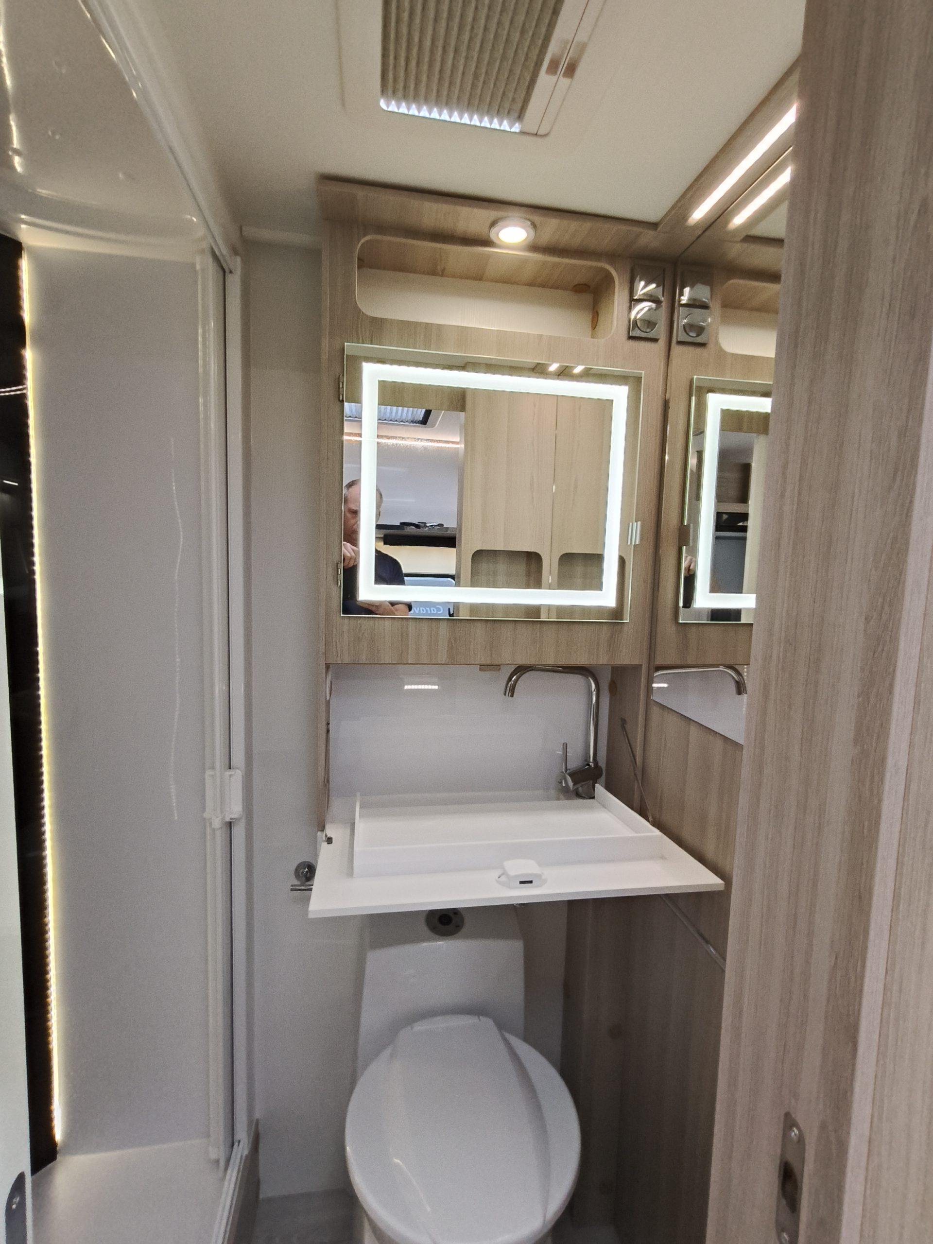 Sun Driver T690 Premium Lengte bedden en hefbed 5 pers. Automaat