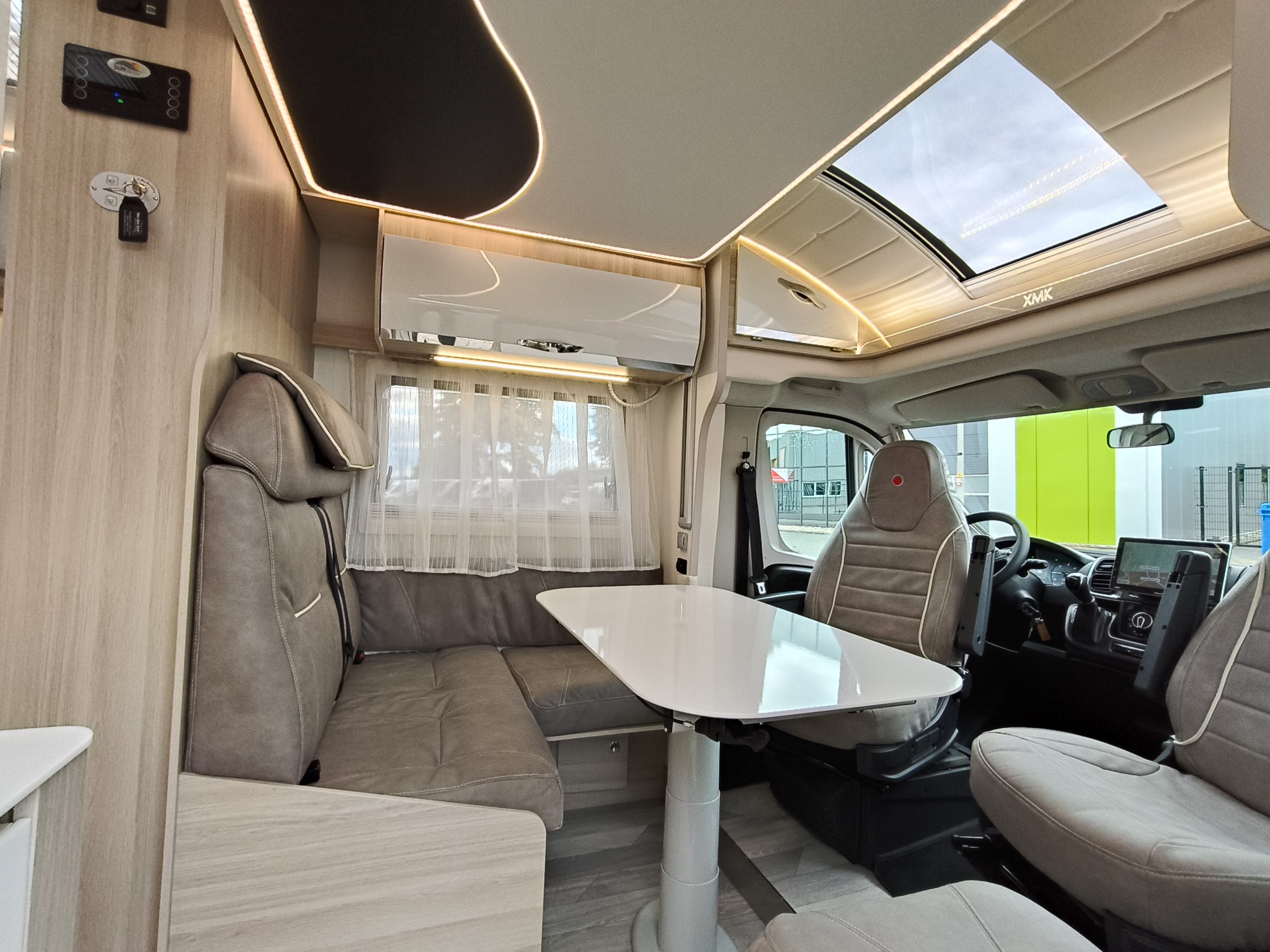 Sun Driver T690 Premium Lengte bedden en hefbed 5 pers. Automaat