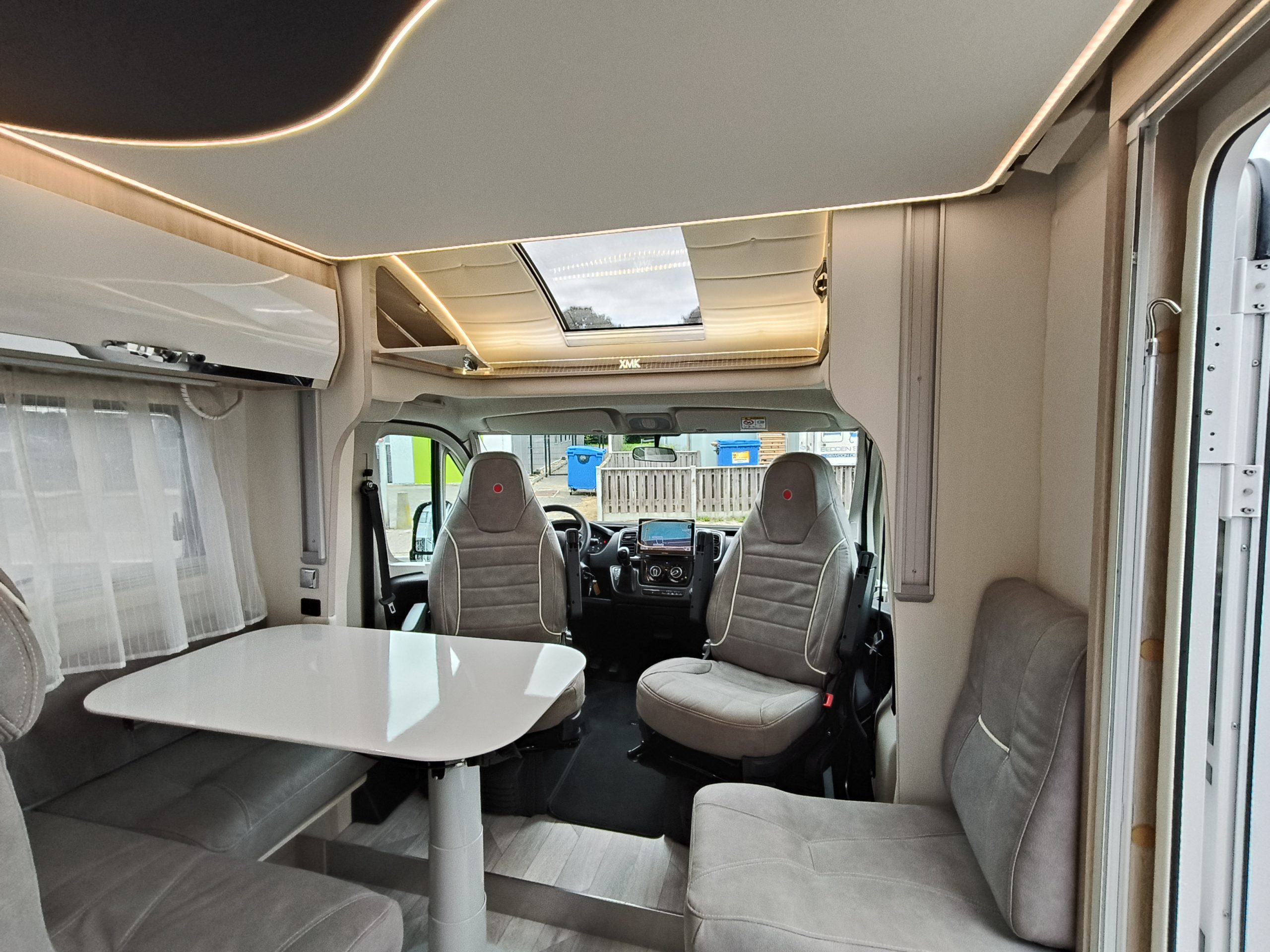 Sun Driver T690 Premium Lengte bedden en hefbed 5 pers. Automaat