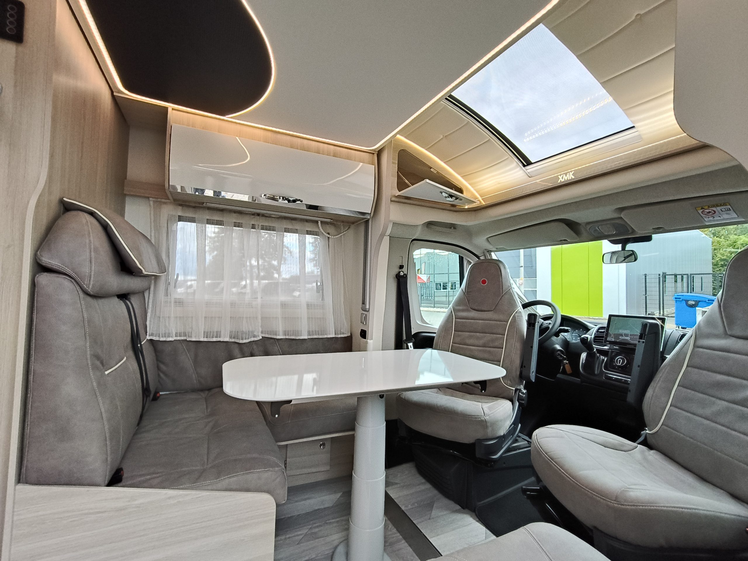 Sun Driver T690 Premium Lengte bedden en hefbed 5 pers. Automaat