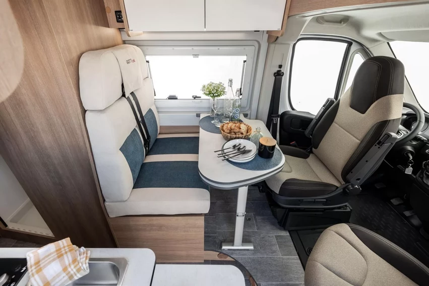 GiottiVan 60B YOUNG Limited Edition 4 persoons met uitneembare stapelbedden