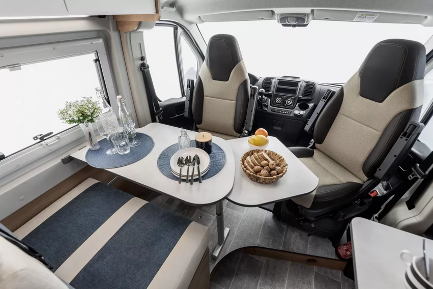 GiottiVan 60B YOUNG Limited Edition 4 persoons met uitneembare stapelbedden