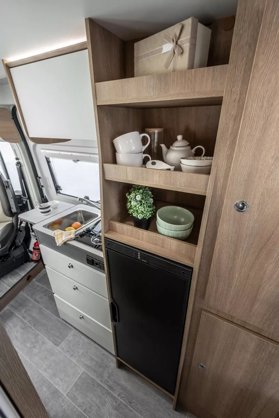 GiottiVan 60B YOUNG Limited Edition 4 persoons met uitneembare stapelbedden