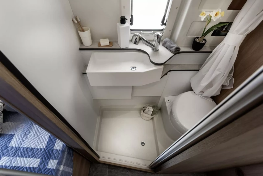 GiottiVan 60B YOUNG Limited Edition 4 persoons met uitneembare stapelbedden