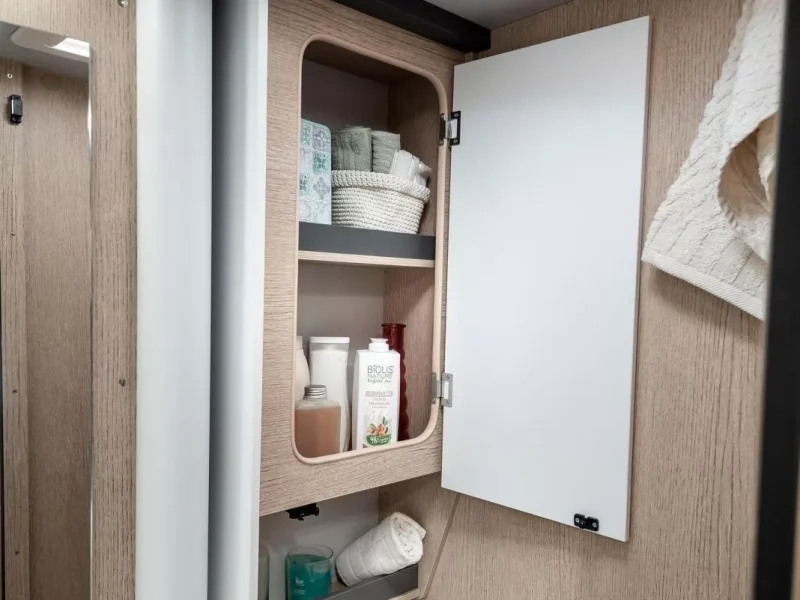 GiottiLine Compact CX 60 Van den Belt Caravan en Camper (18)