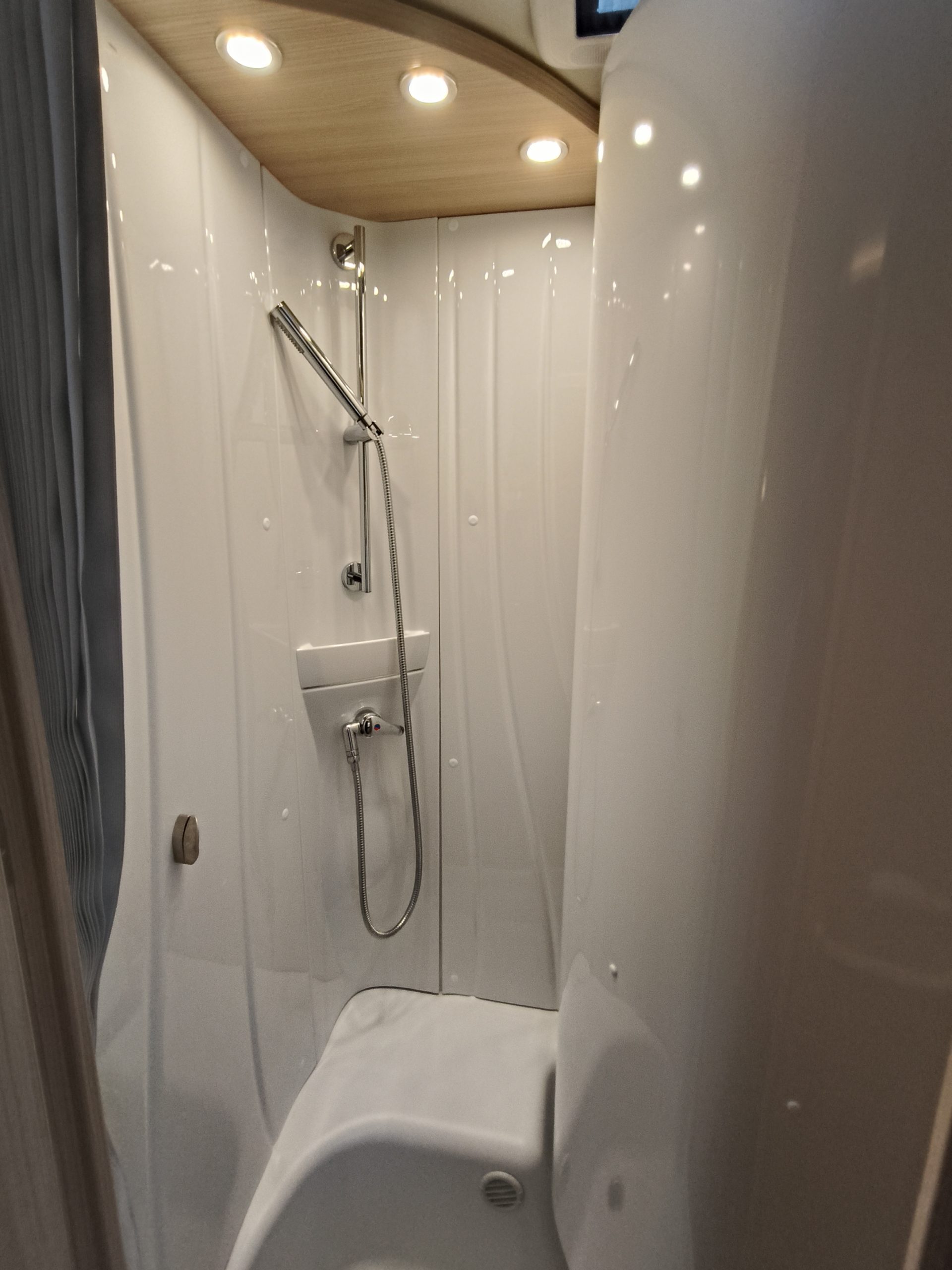 Burstner Travel-Van T620 G Lengtebedden