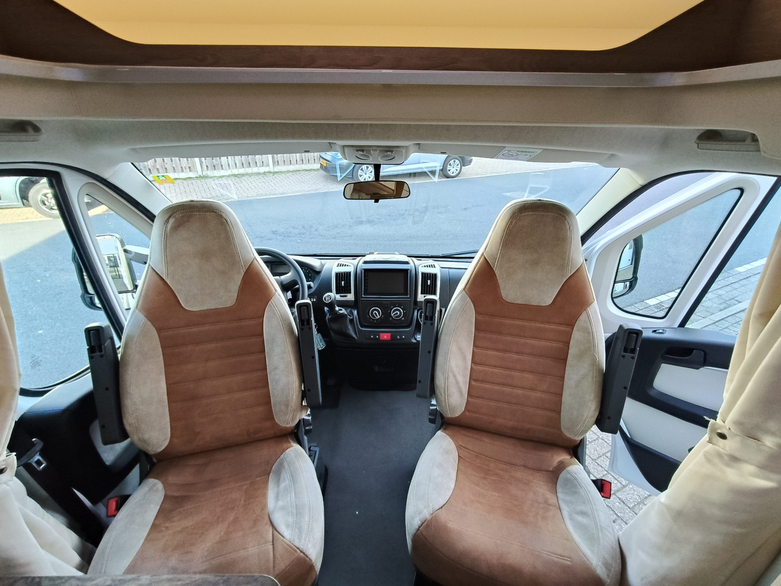 Sun Driver T570 – Qeensbed & Hefbed- 5 gordelplekken!