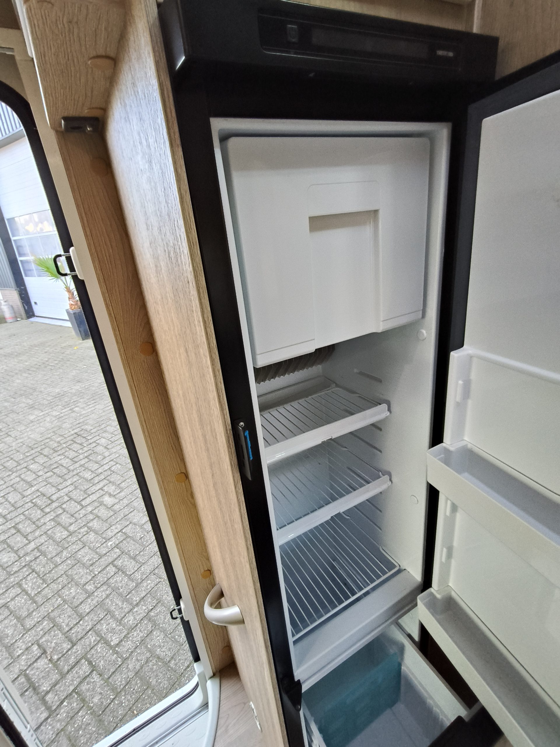 Sun Driver T570 – Qeensbed & Hefbed- 5 gordelplekken!