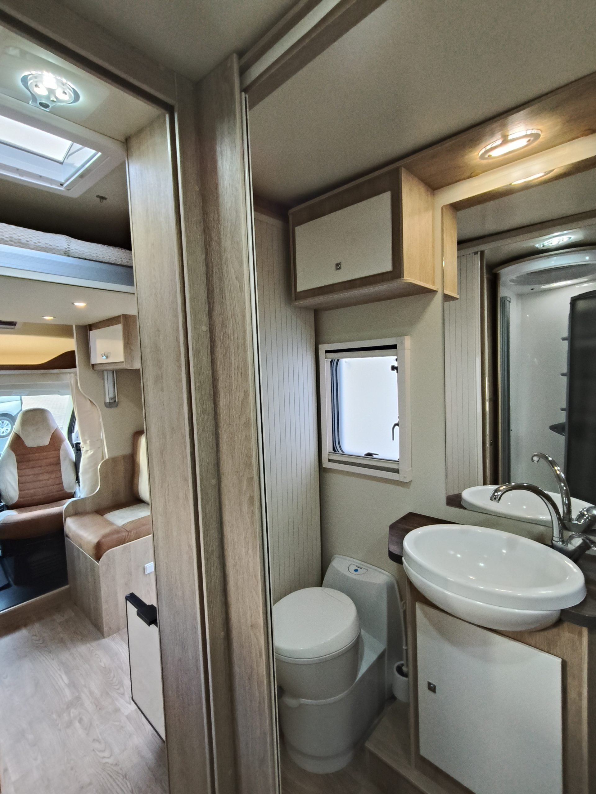 Sun Driver T570 – Qeensbed & Hefbed- 5 gordelplekken!