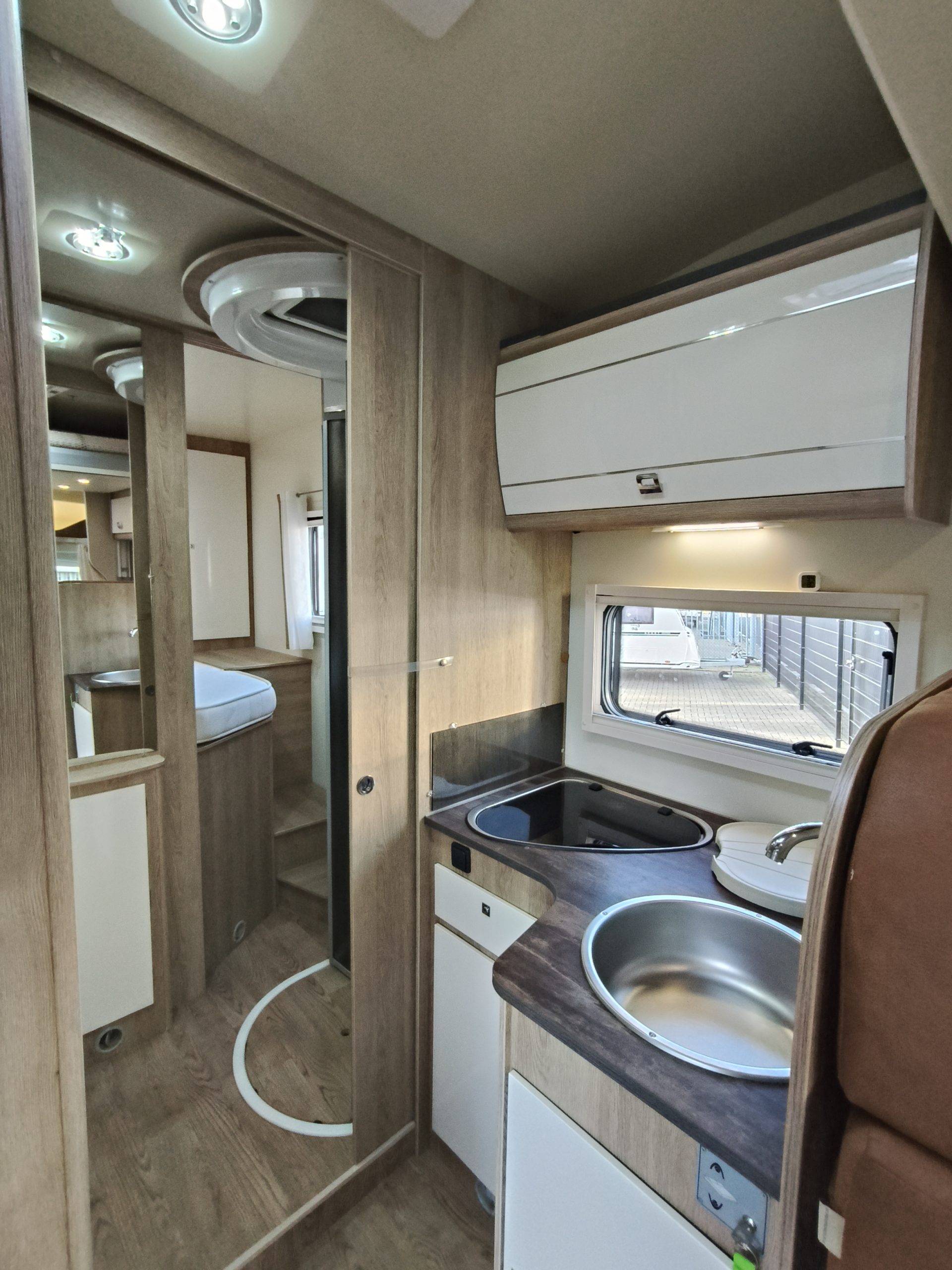 Sun Driver T570 – Qeensbed & Hefbed- 5 gordelplekken!