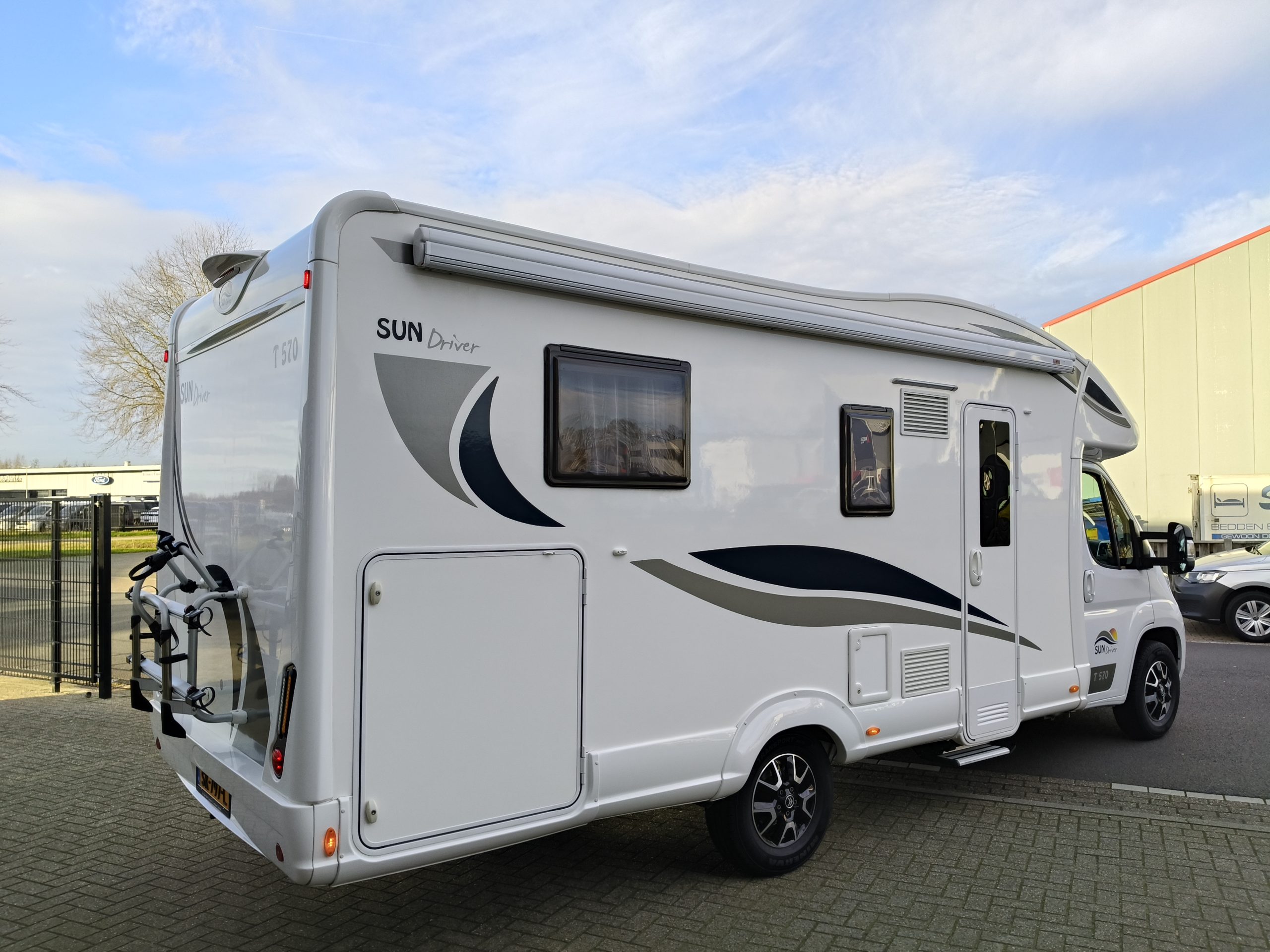 Sun Driver T570 – Qeensbed & Hefbed- 5 gordelplekken!