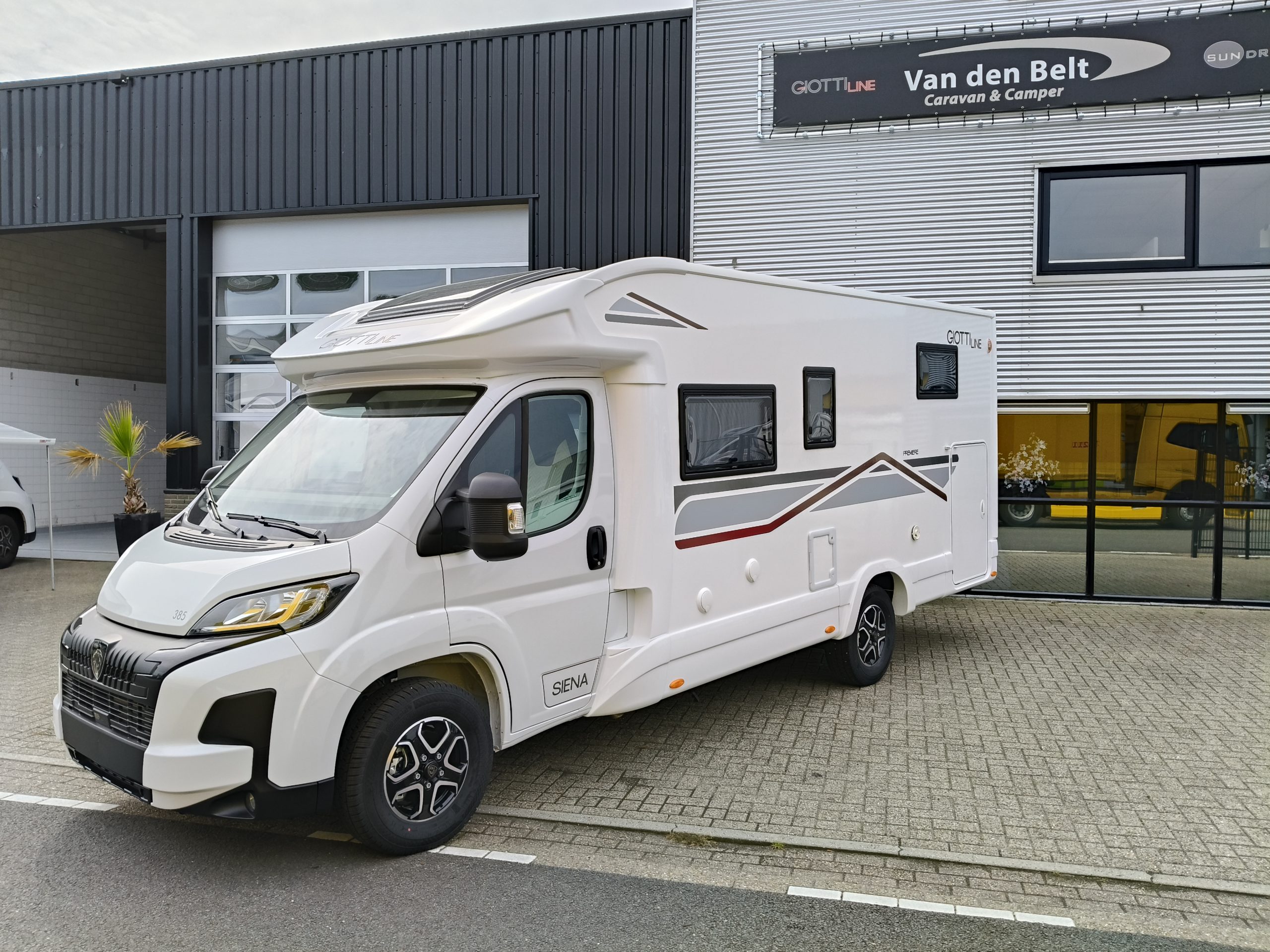 GiottiLine Siena 385  Premiere Edition enkelebedden met hefbed 5 pers.  model 27 automaat