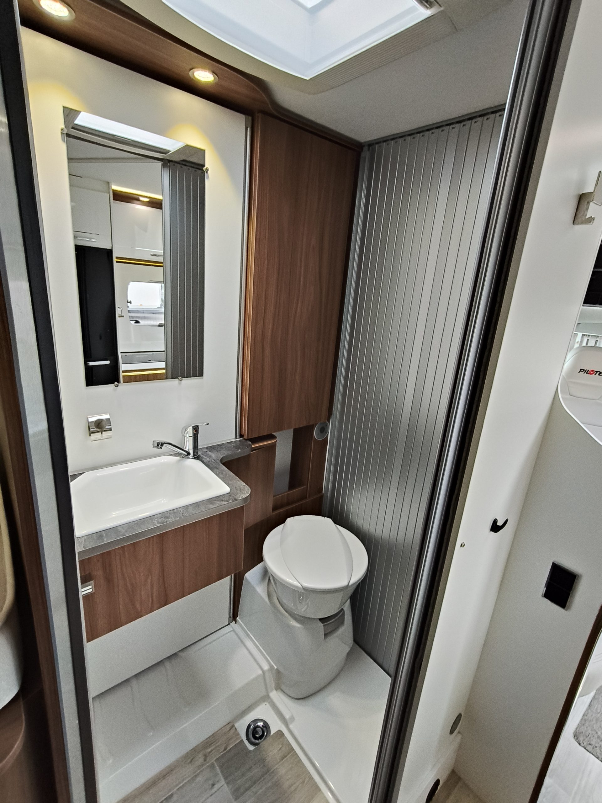 PILOTE Essentiel P650 Lengtebedden compact
