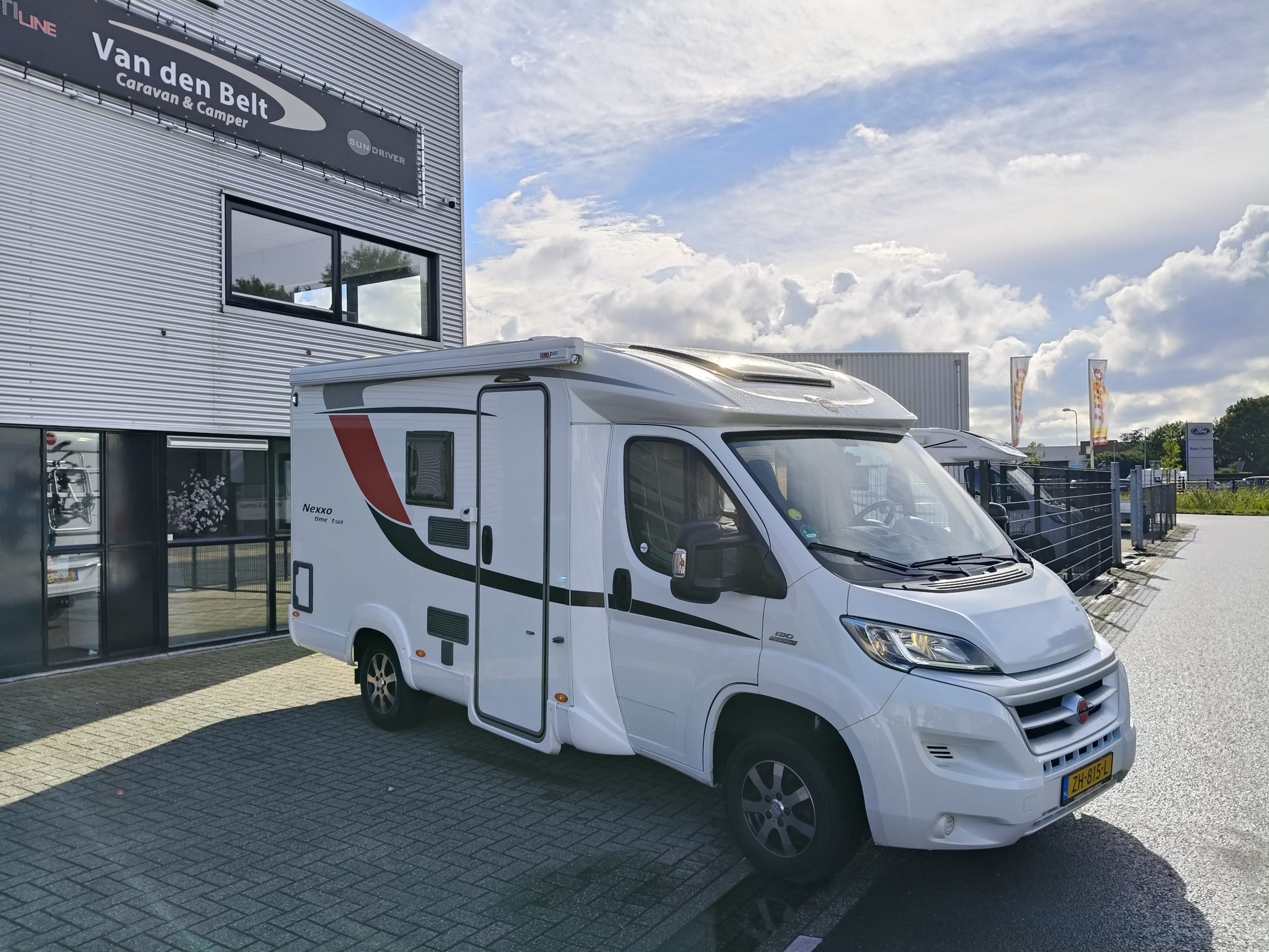 Bustner Nexxo Time T569 Fransbed compact 599 cm.