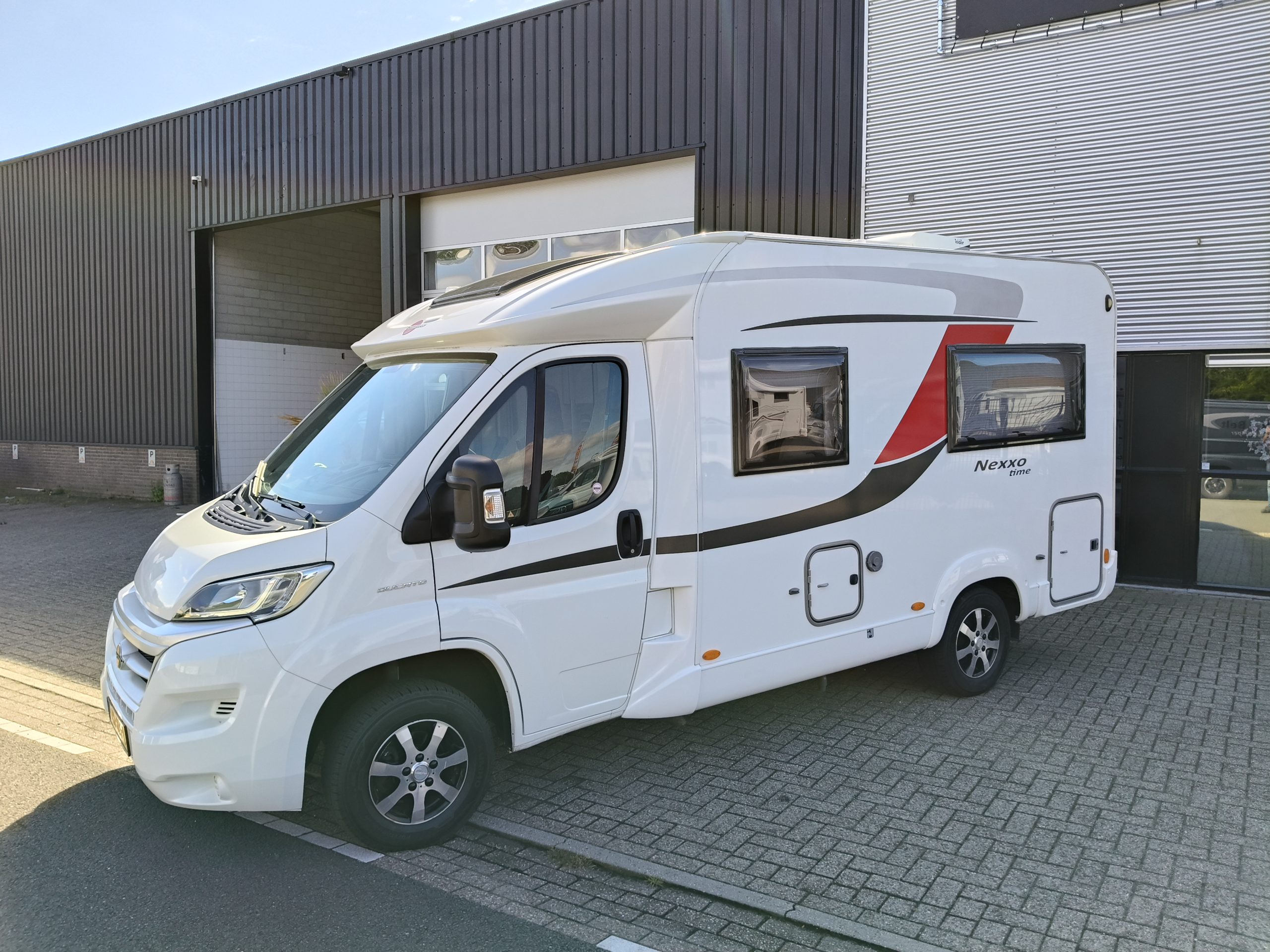 Bustner Nexxo Time T569 Fransbed compact 599 cm.