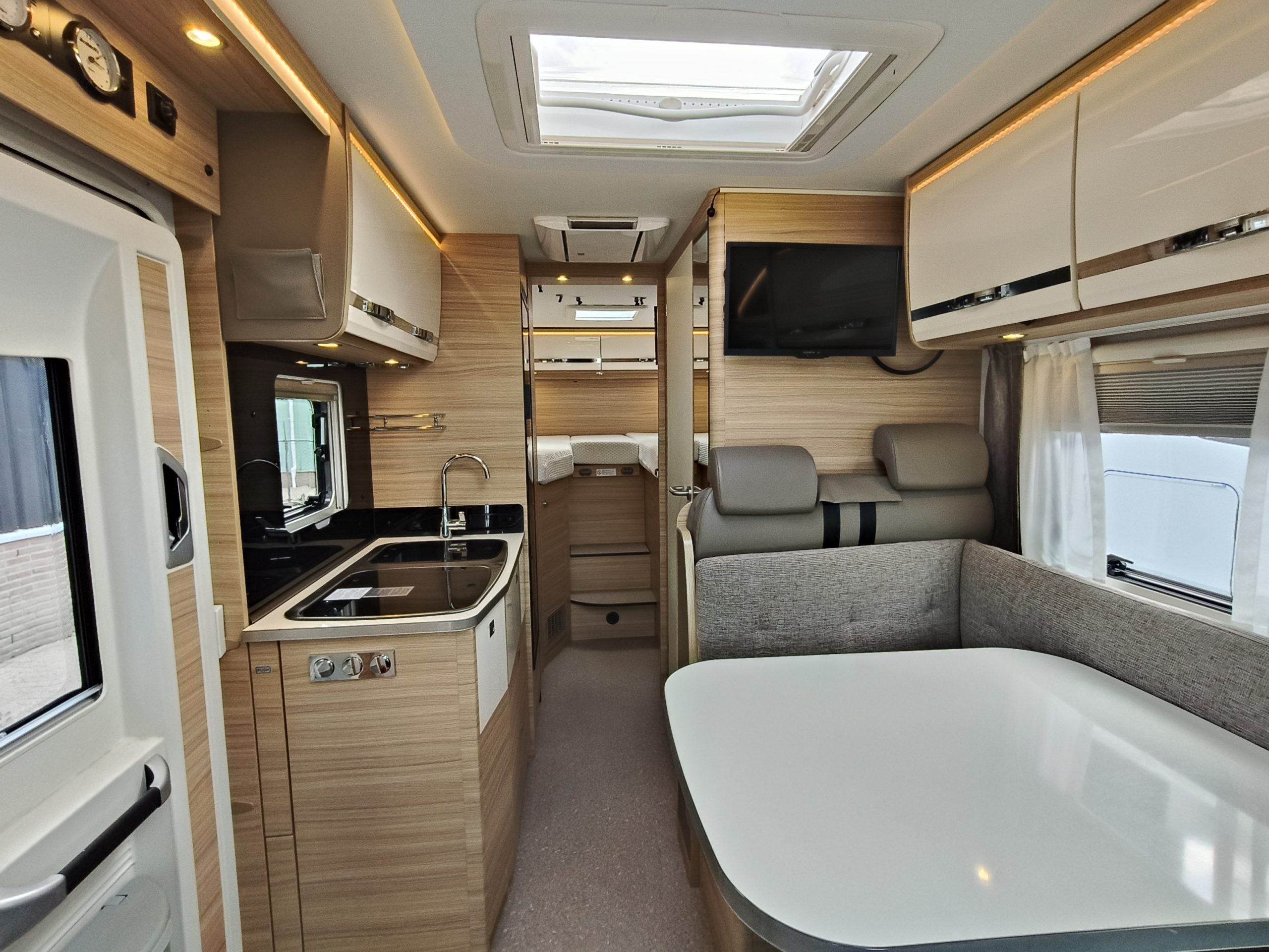 Dethleffs Globebus GT T006 Lengtebedden