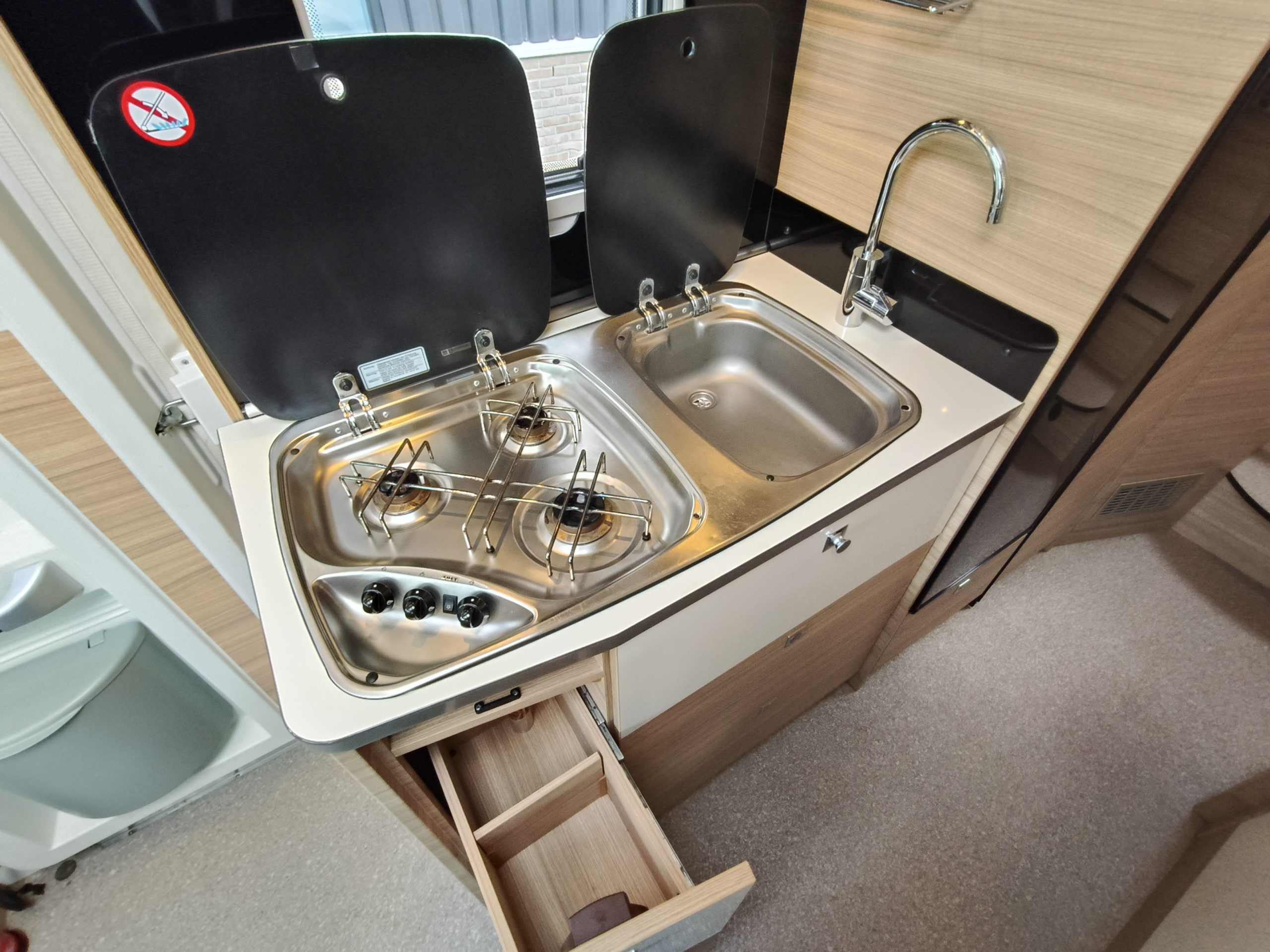 Dethleffs Globebus GT T006 Lengtebedden