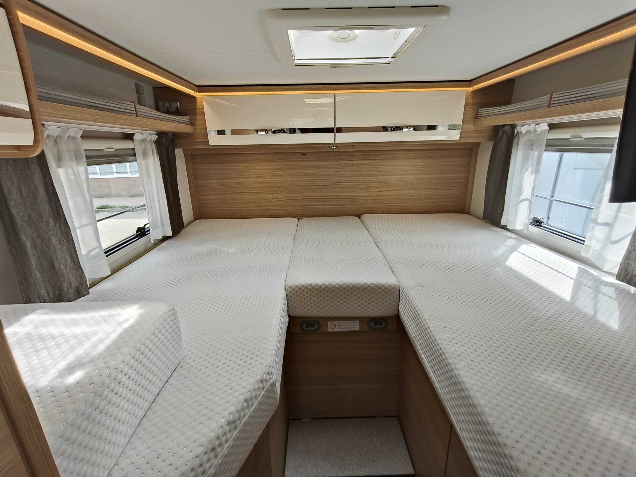 Dethleffs Globebus GT T006 Lengtebedden