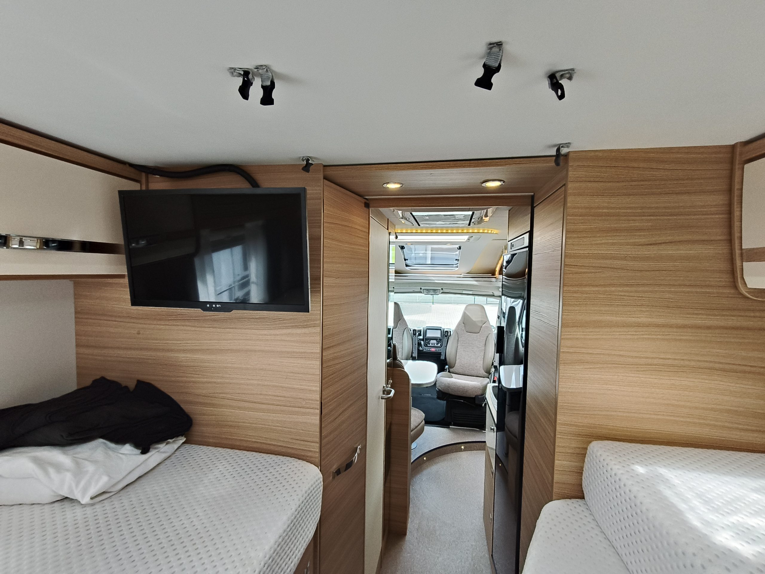 Dethleffs Globebus GT T006 Lengtebedden
