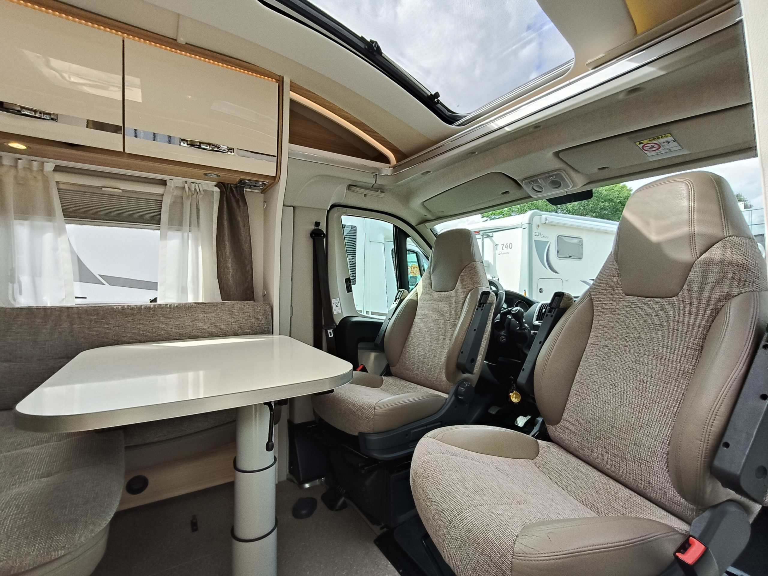 Dethleffs Globebus GT T006 Lengtebedden