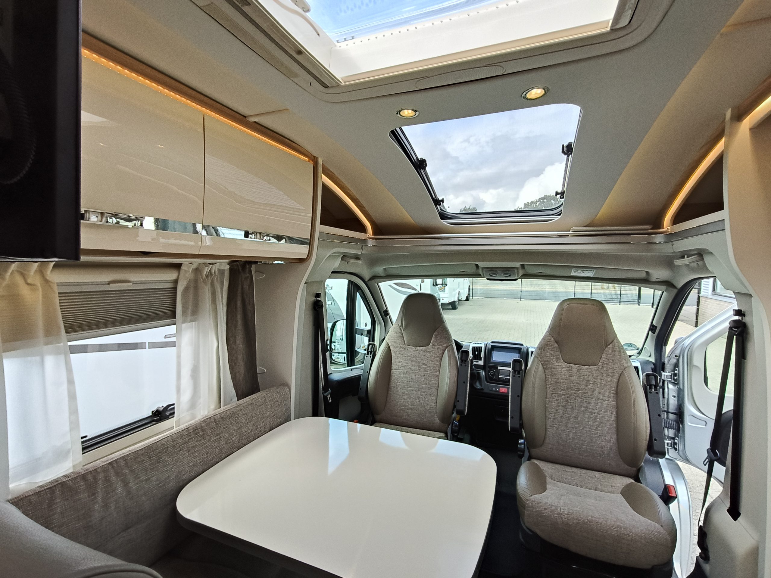 Dethleffs Globebus GT T006 Lengtebedden