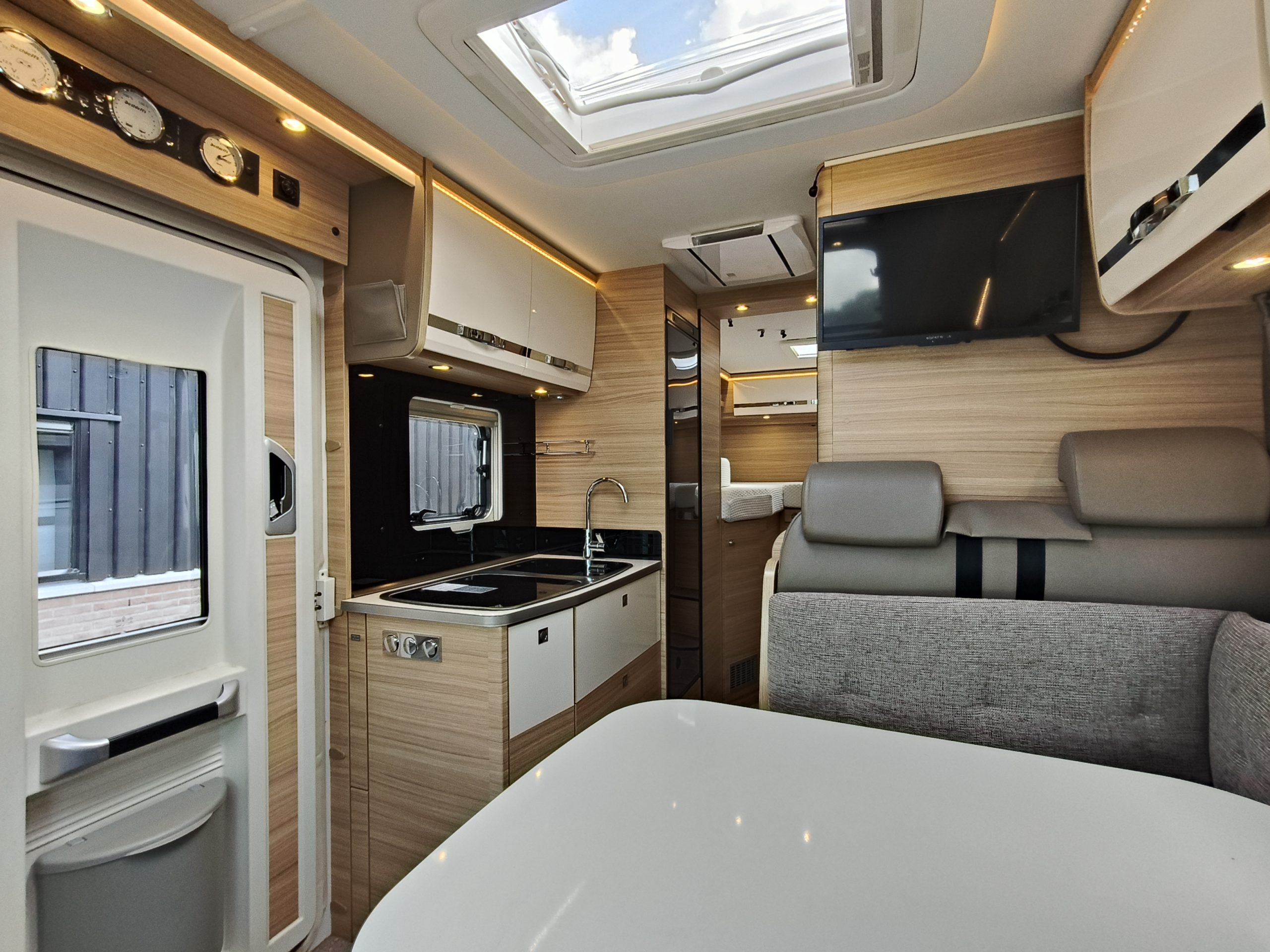 Dethleffs Globebus GT T006 Lengtebedden