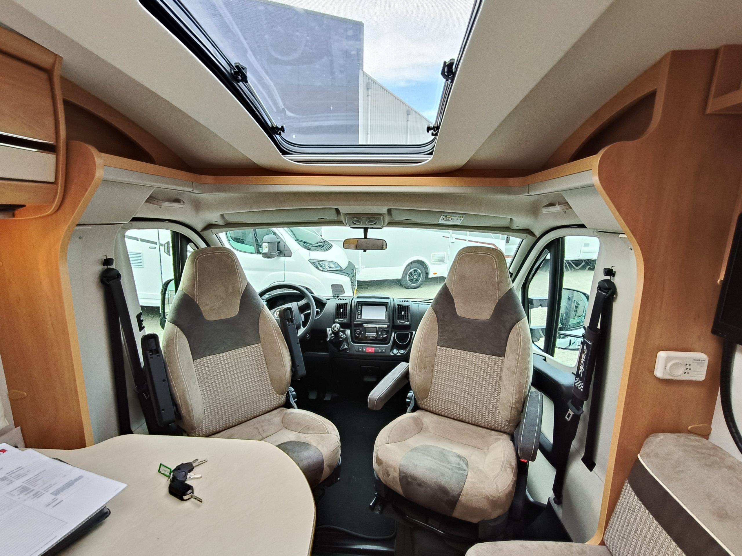 Dethleffs Globebus GT T005 Dwarsbed