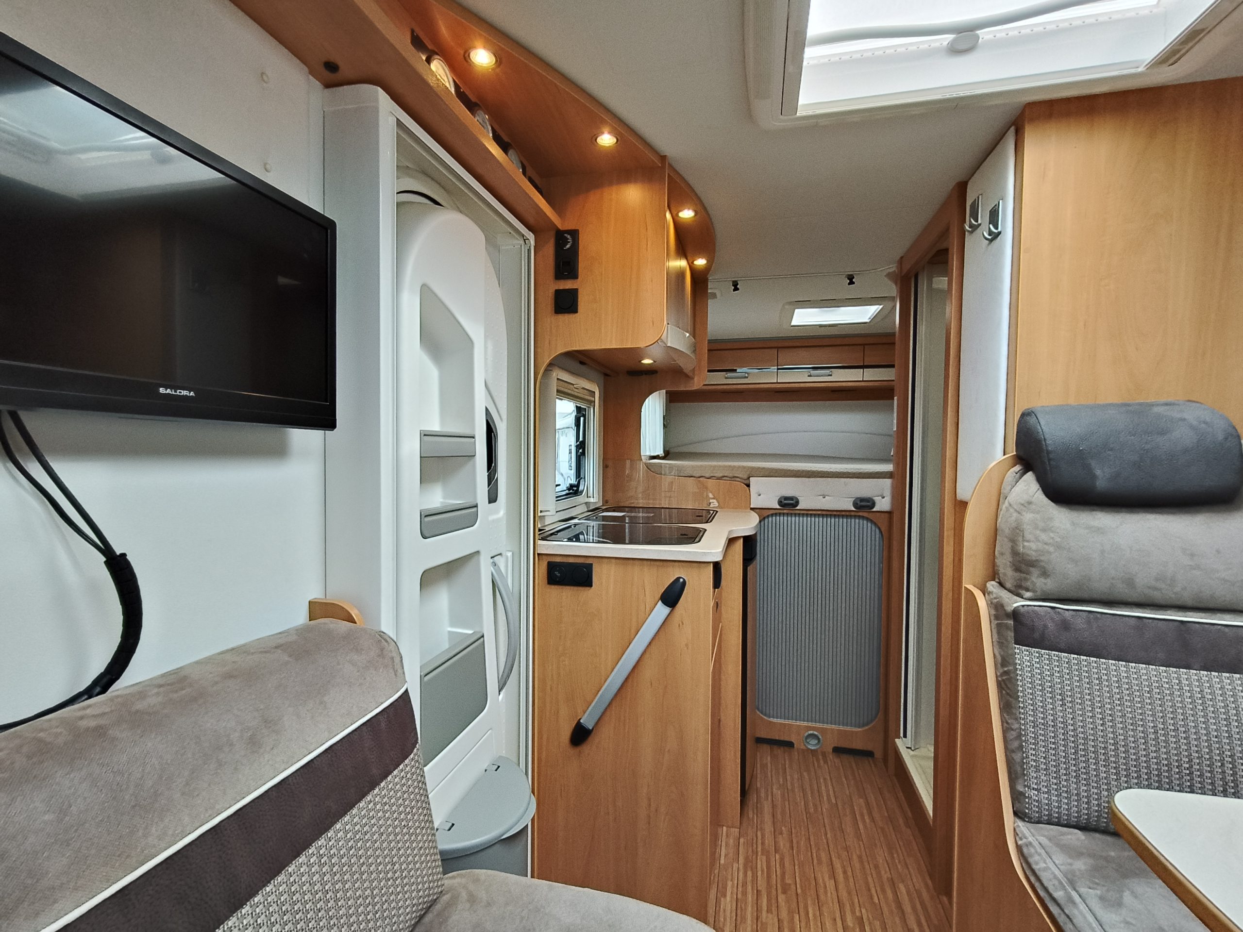 Dethleffs Globebus GT T005 Dwarsbed