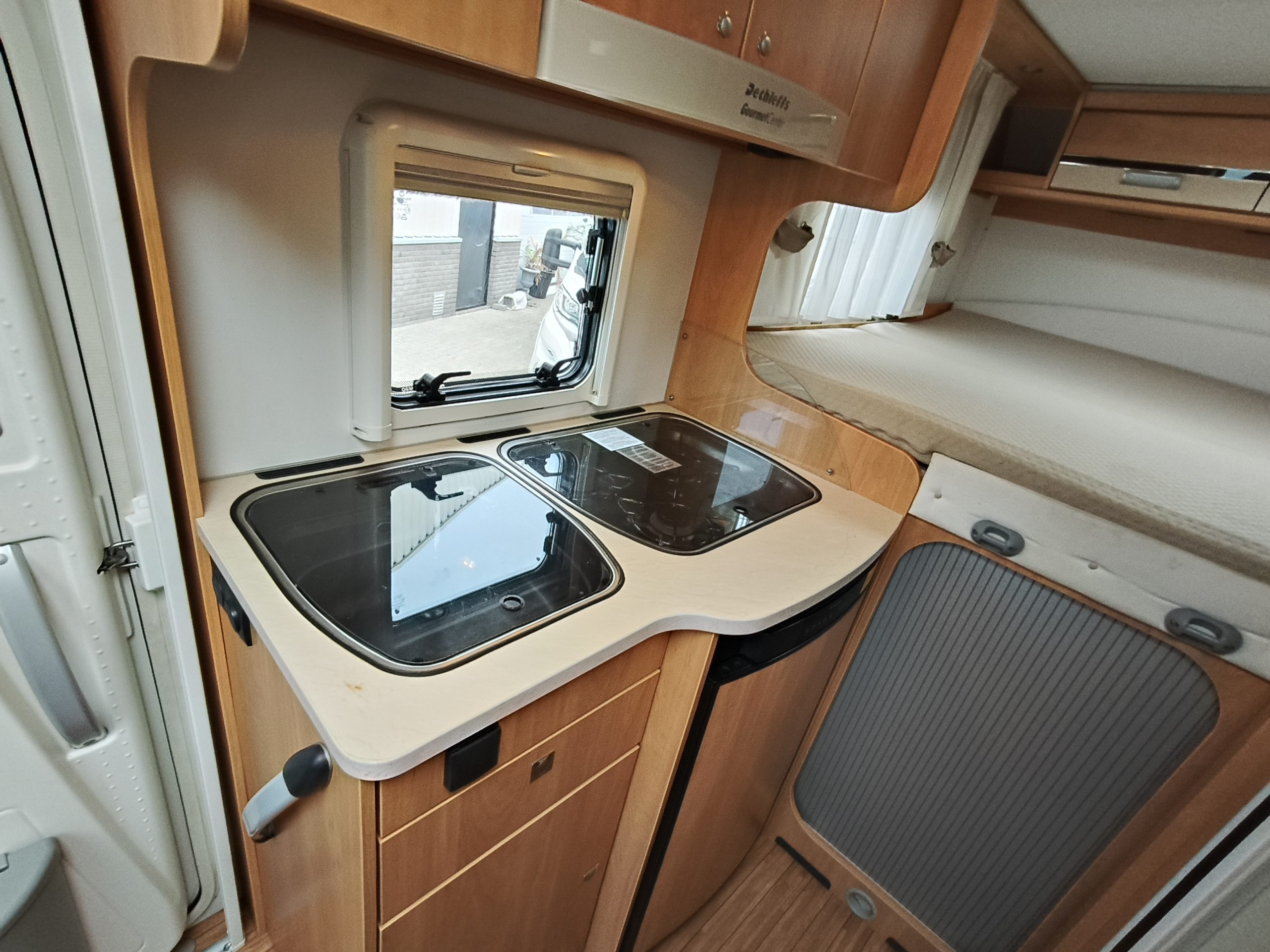Dethleffs Globebus GT T005 Dwarsbed
