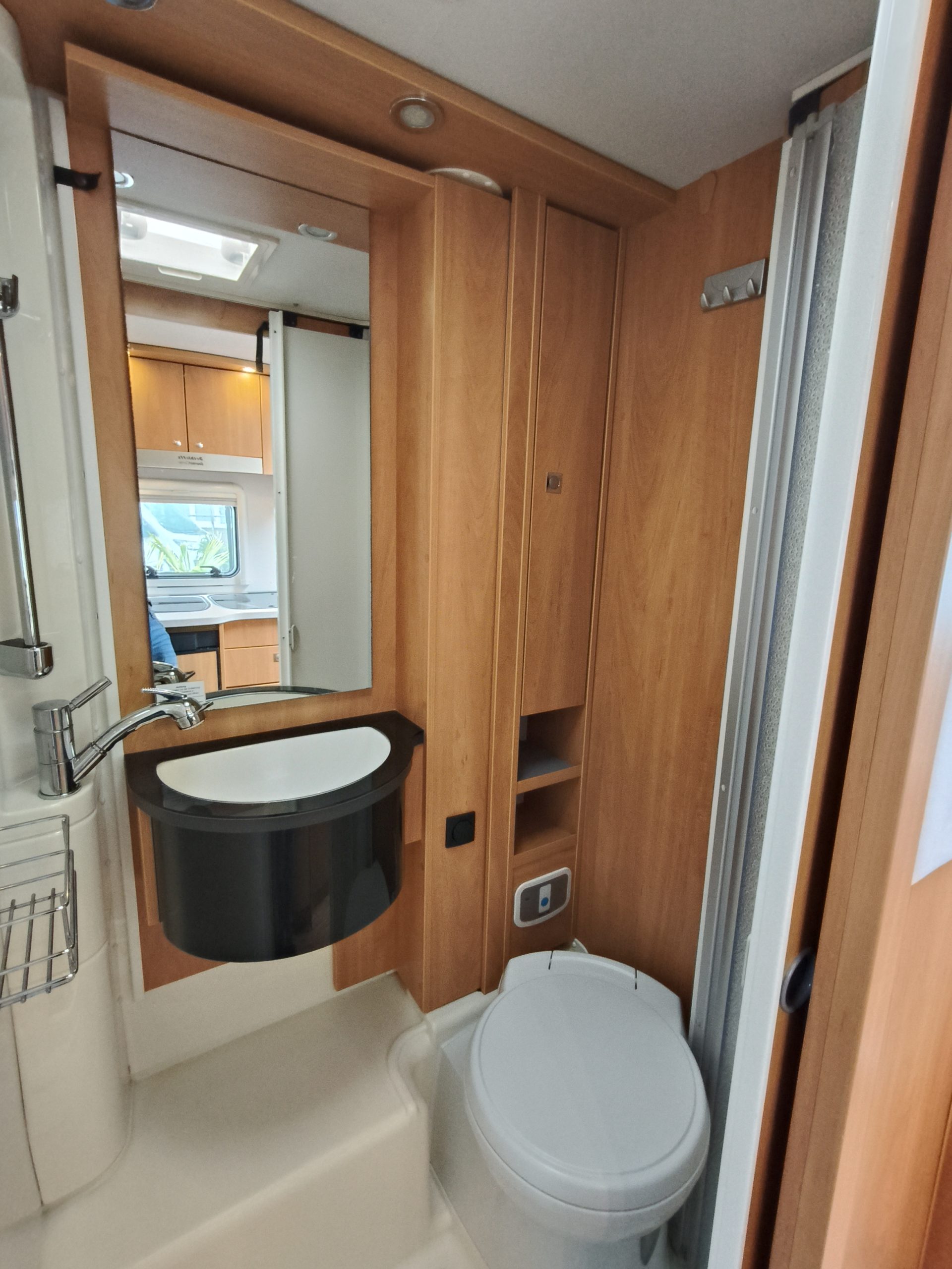 Dethleffs Globebus GT T005 Dwarsbed
