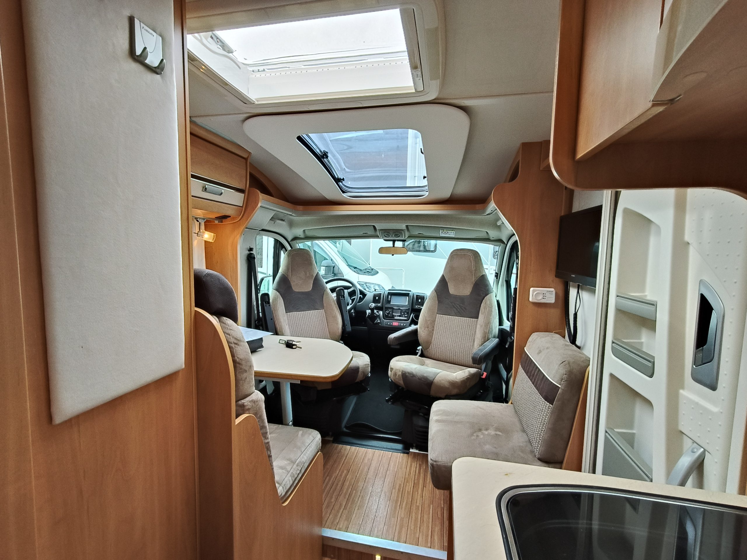 Dethleffs Globebus GT T005 Dwarsbed