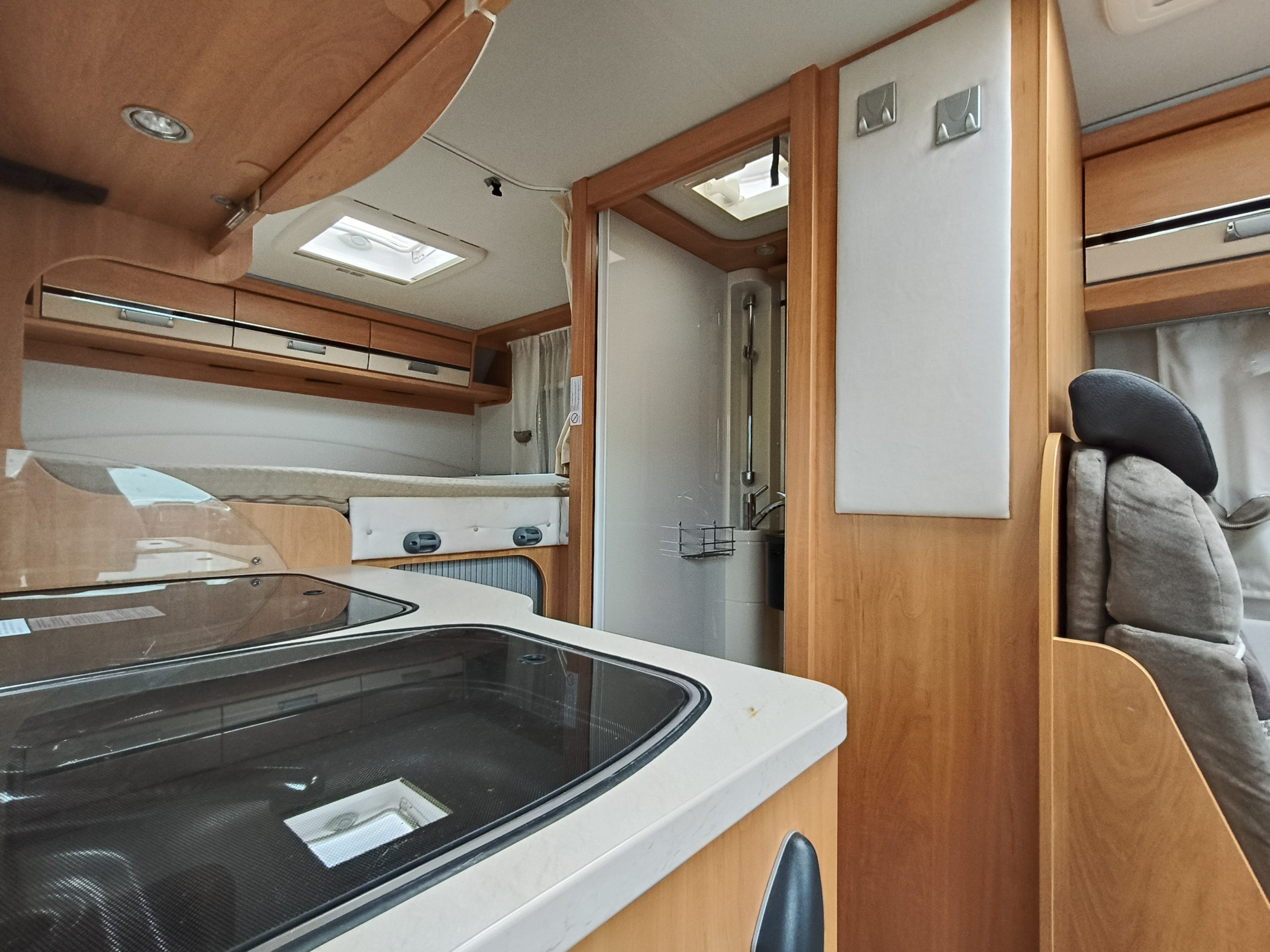Dethleffs Globebus GT T005 Dwarsbed